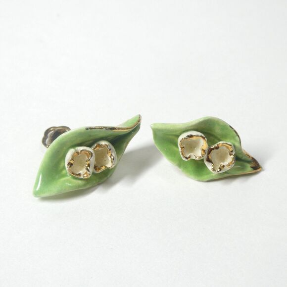 Lily of the Valley Flower Earrings Ceramic Vintage MCM Screw Post Floral - Picture 1 of 9